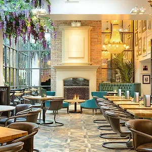 4* Отель Black Ivy